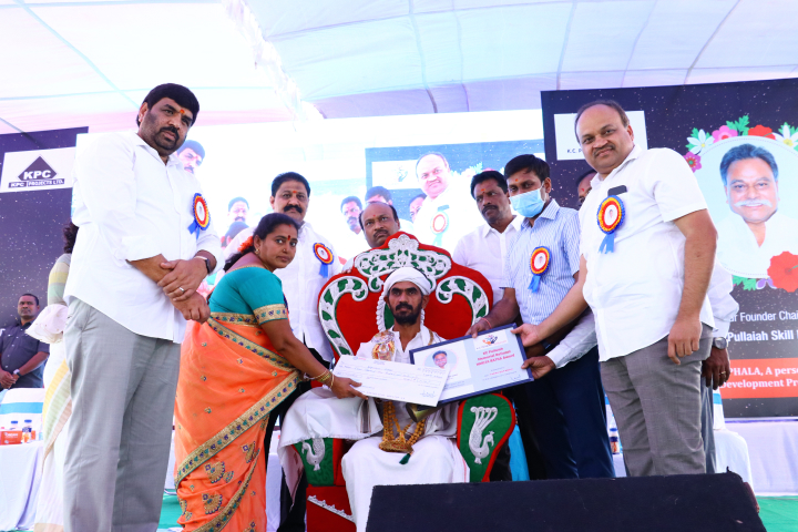 Shri.Yarru Baparao Garu